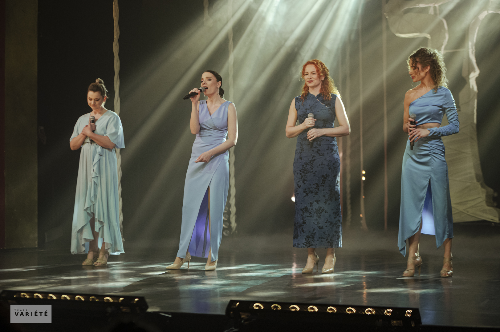 JESUS CHRIST SUPERSTAR SMALL-189