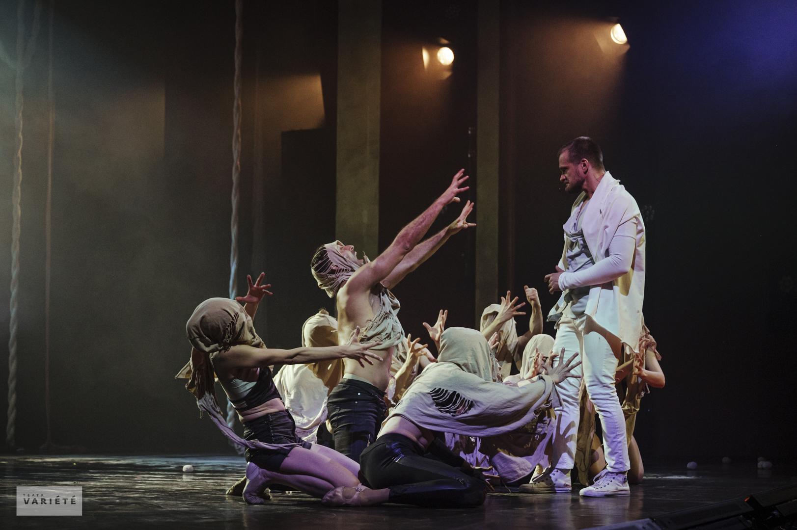 JESUS CHRIST SUPERSTAR SMALL-28